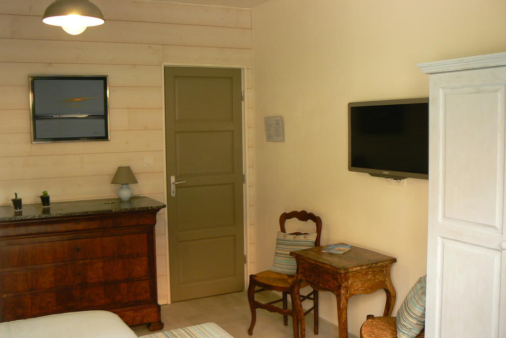 L' Escale Tranquille Bed & Breakfast Sete Room photo